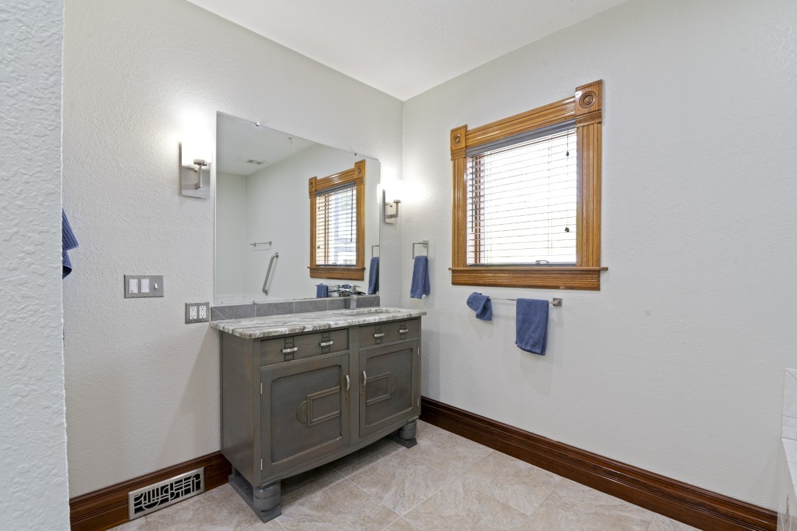 204 Freemont Street Property Photo 52