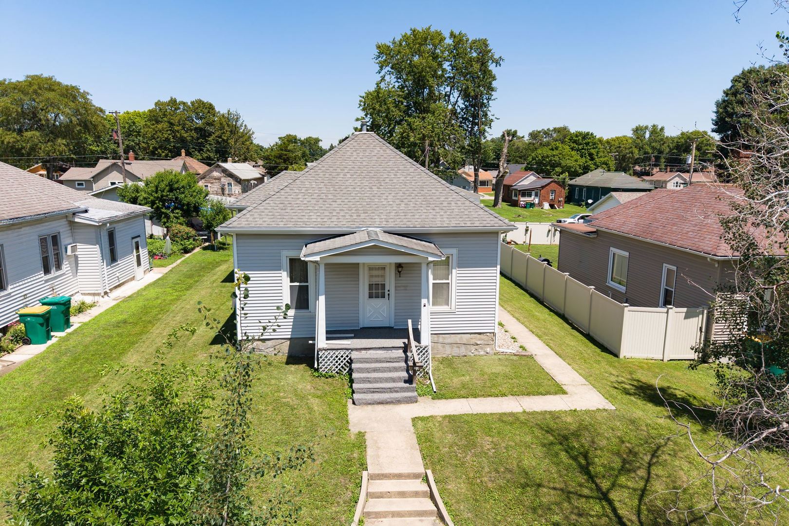 308 W Lincoln Avenue Property Photo 1