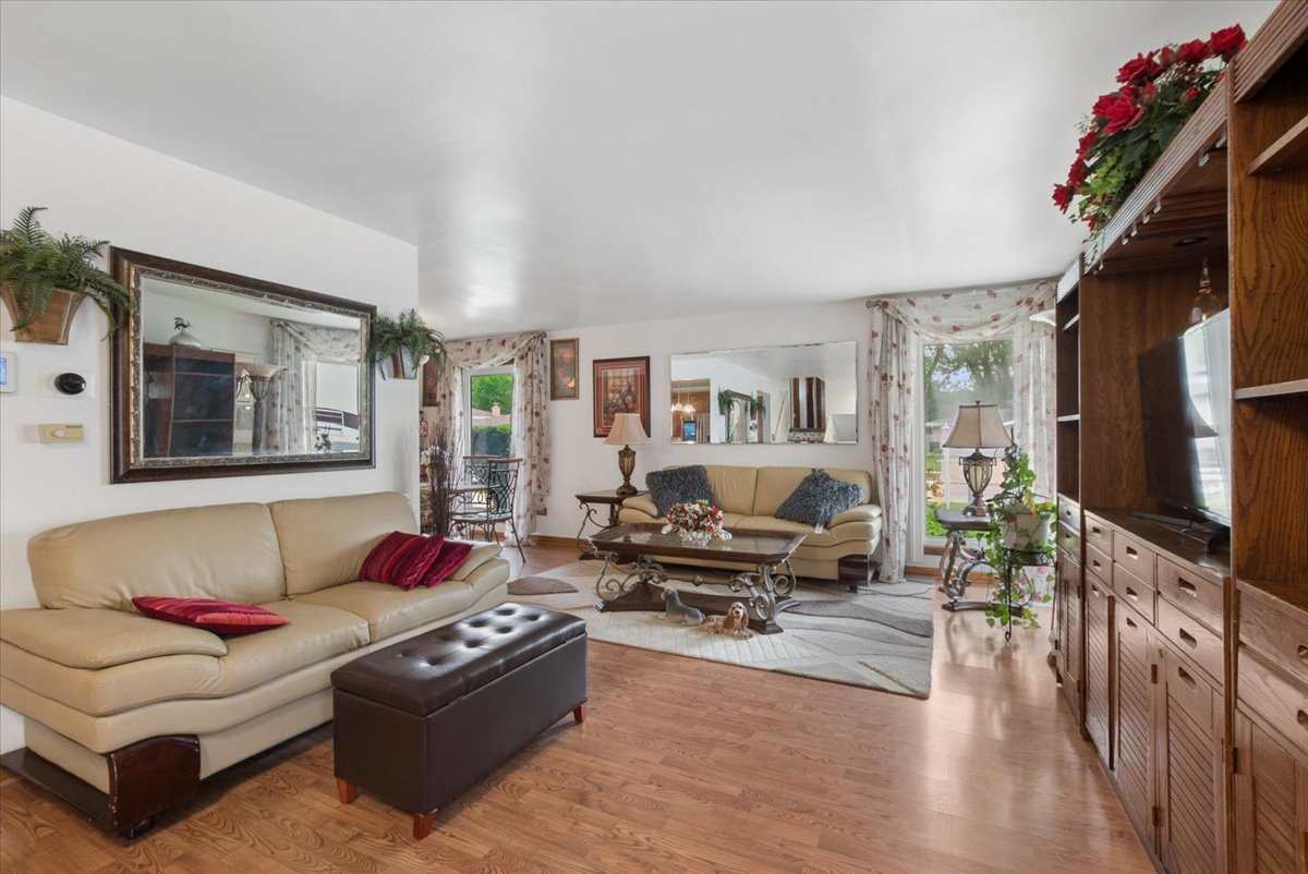 15622 Madison Avenue Property Photo 2