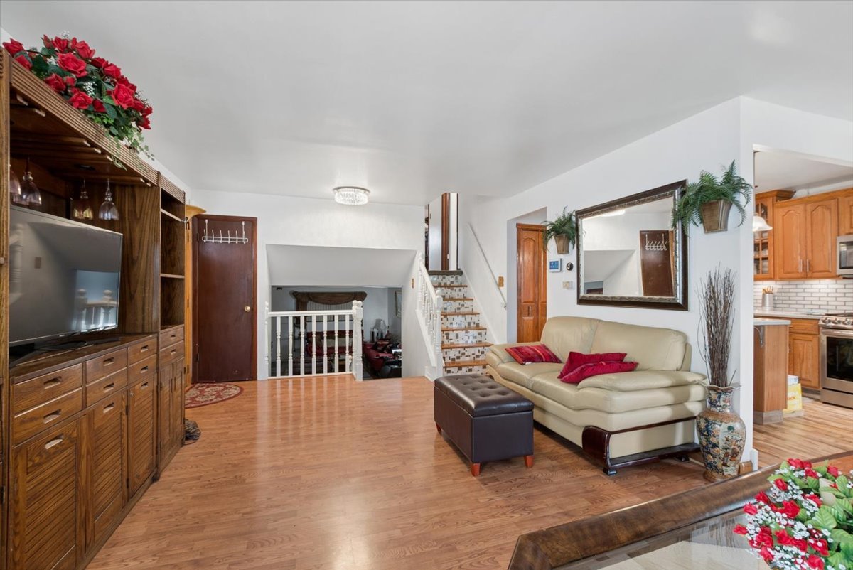 15622 Madison Avenue Property Photo 4