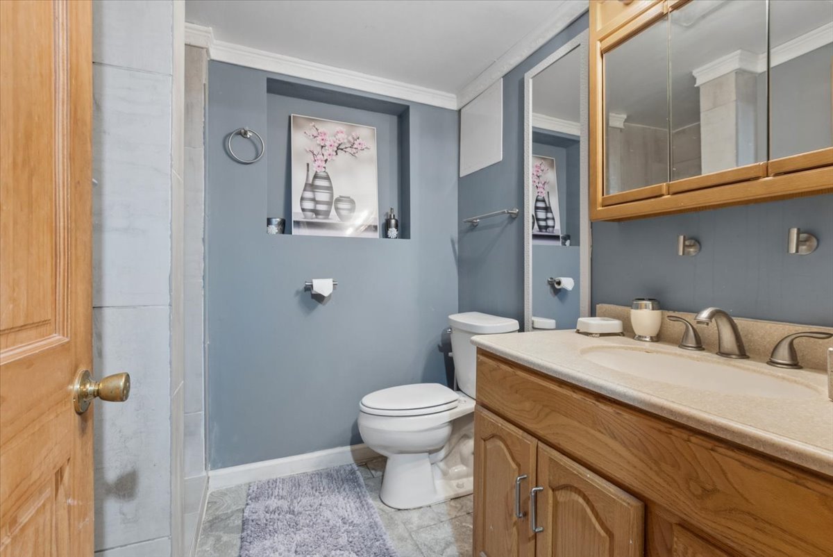 15622 Madison Avenue Property Photo 17