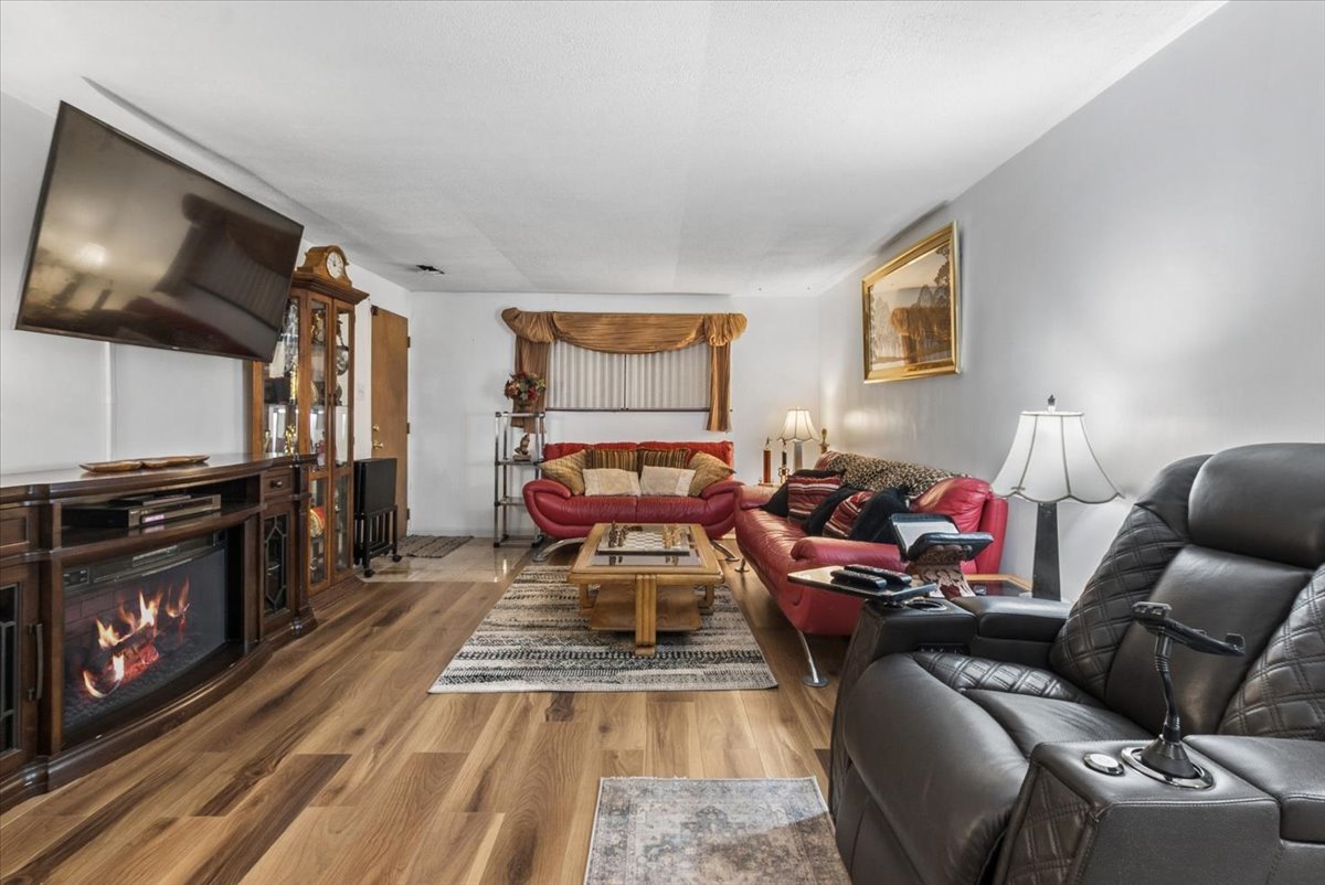 15622 Madison Avenue Property Photo 18