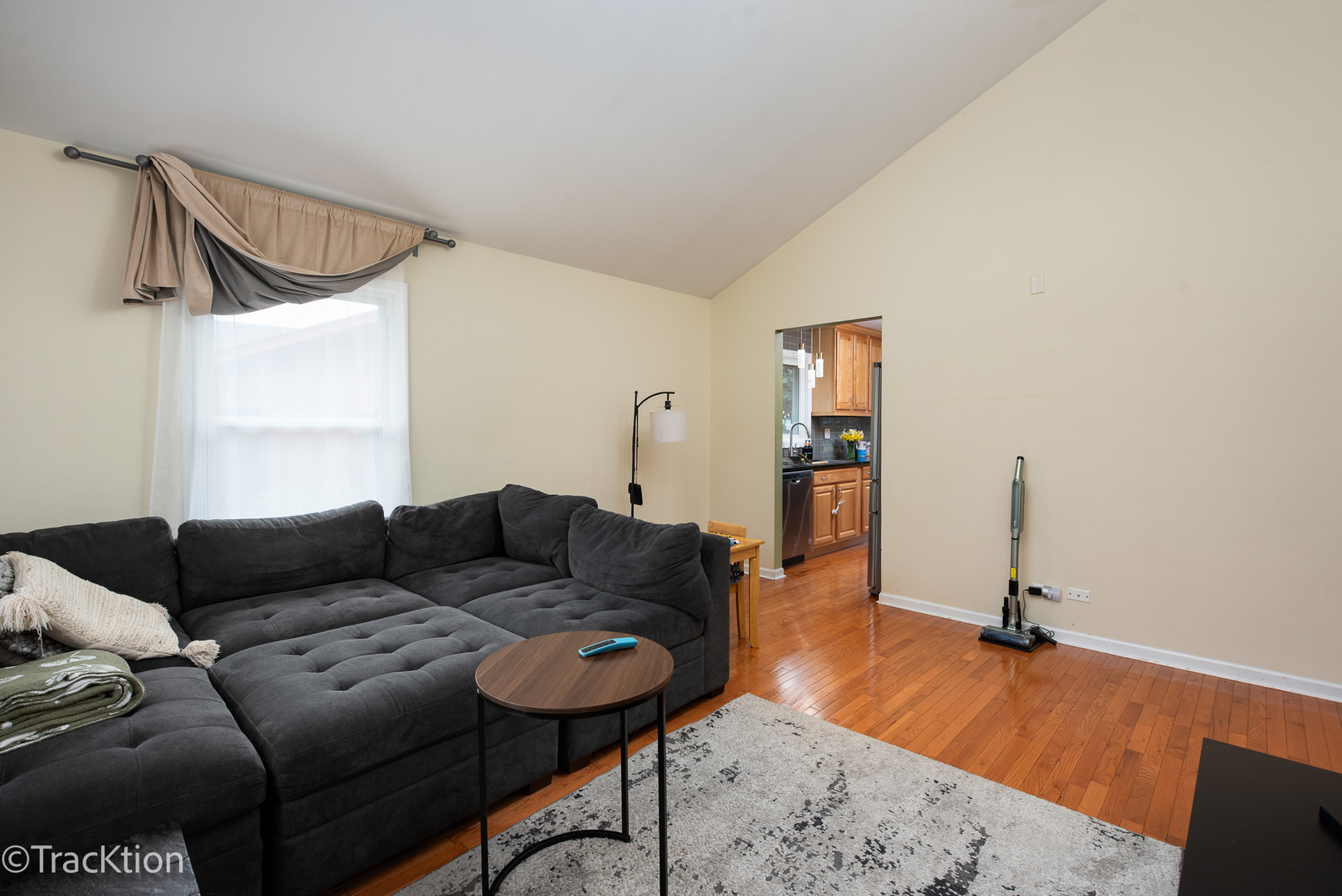 401 S Whispering Hills Drive Property Photo 3