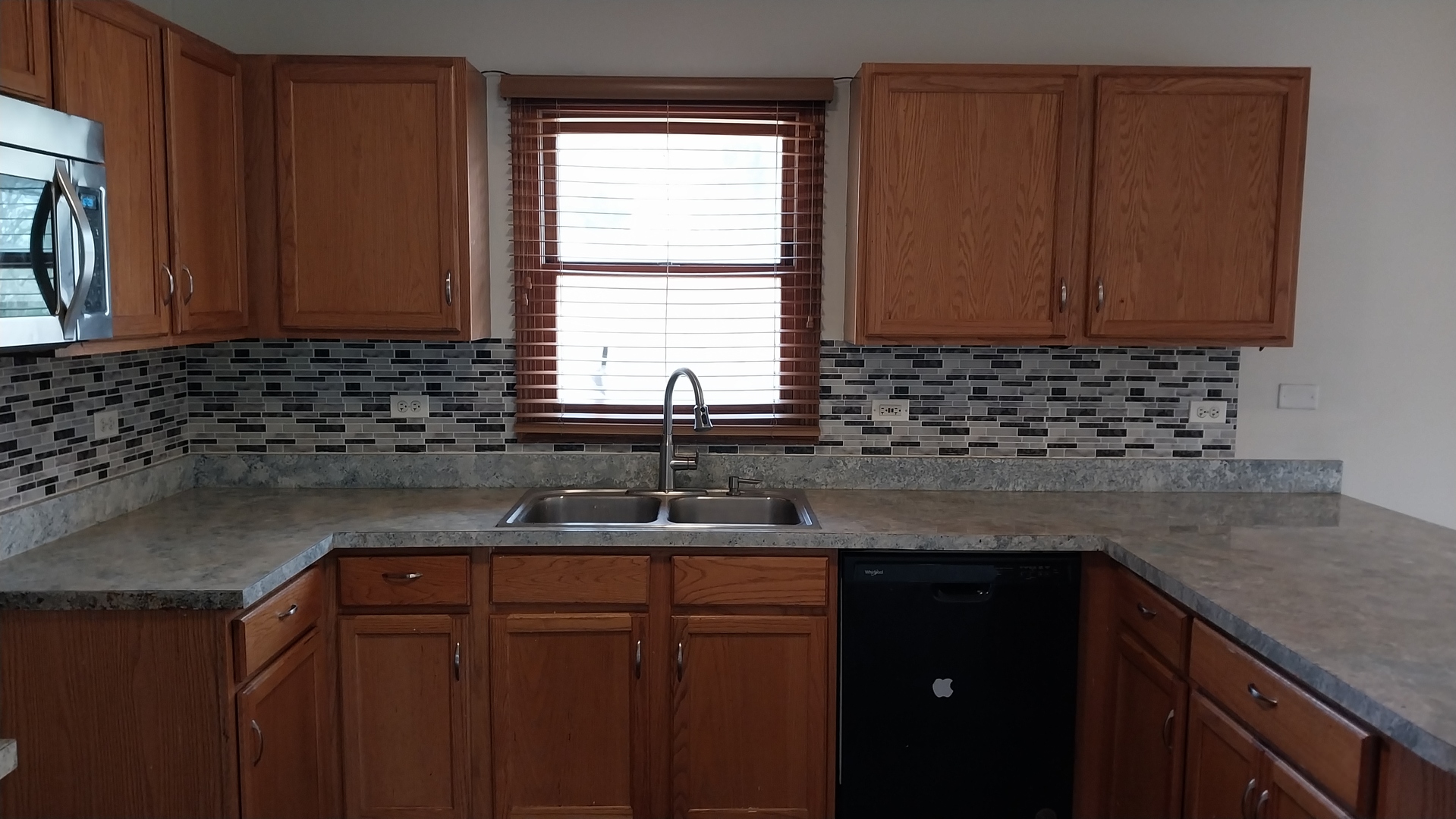 5420 Hillside Drive Property Photo 9