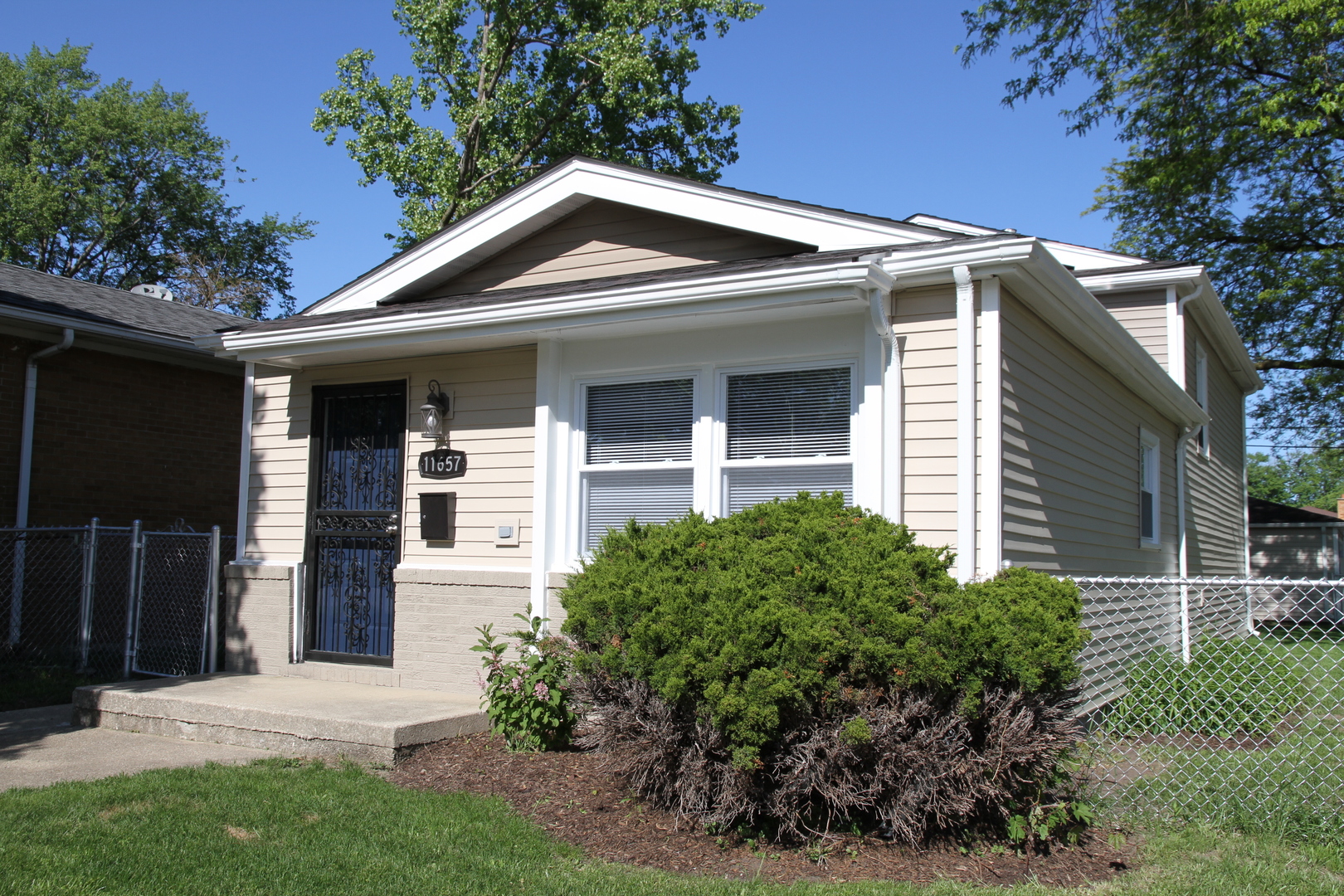 11657 S Racine Avenue Property Photo 1