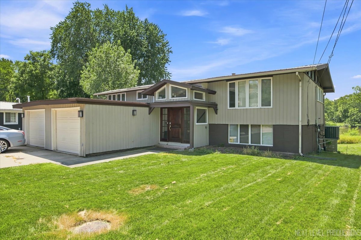 1627 Riverside Avenue Property Photo 1
