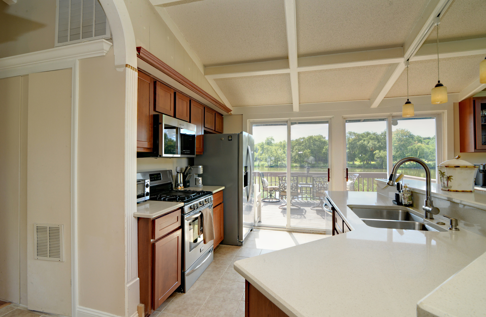 1627 Riverside Avenue Property Photo 10