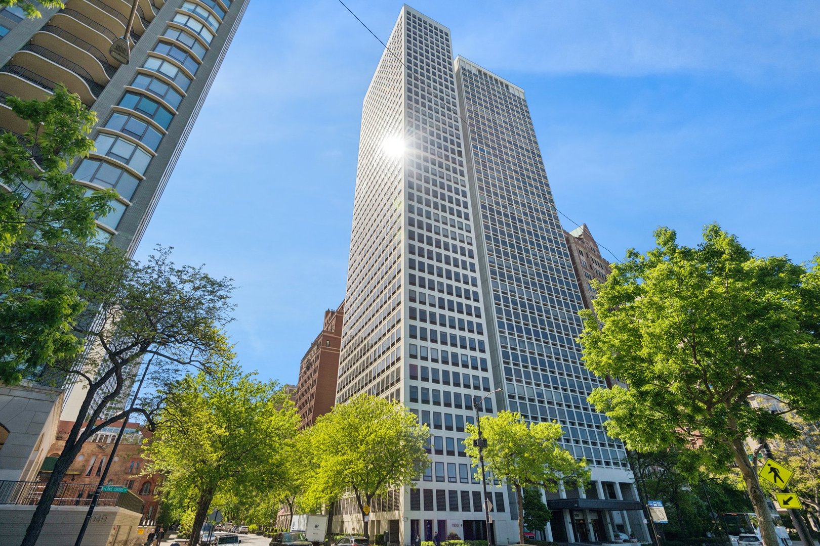 1100 N Lake Shore Drive 15b Property Photo 2