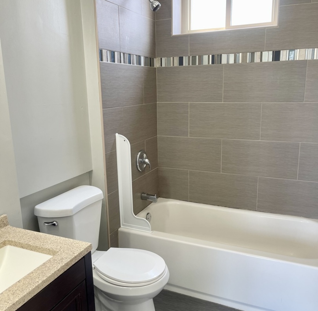 3741 W Le Moyne Street Property Photo 9