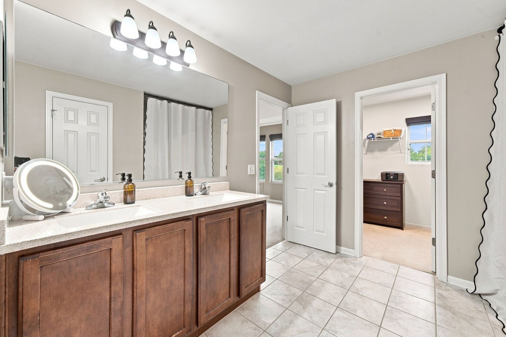 1493 Yosemite Circle Property Photo 16