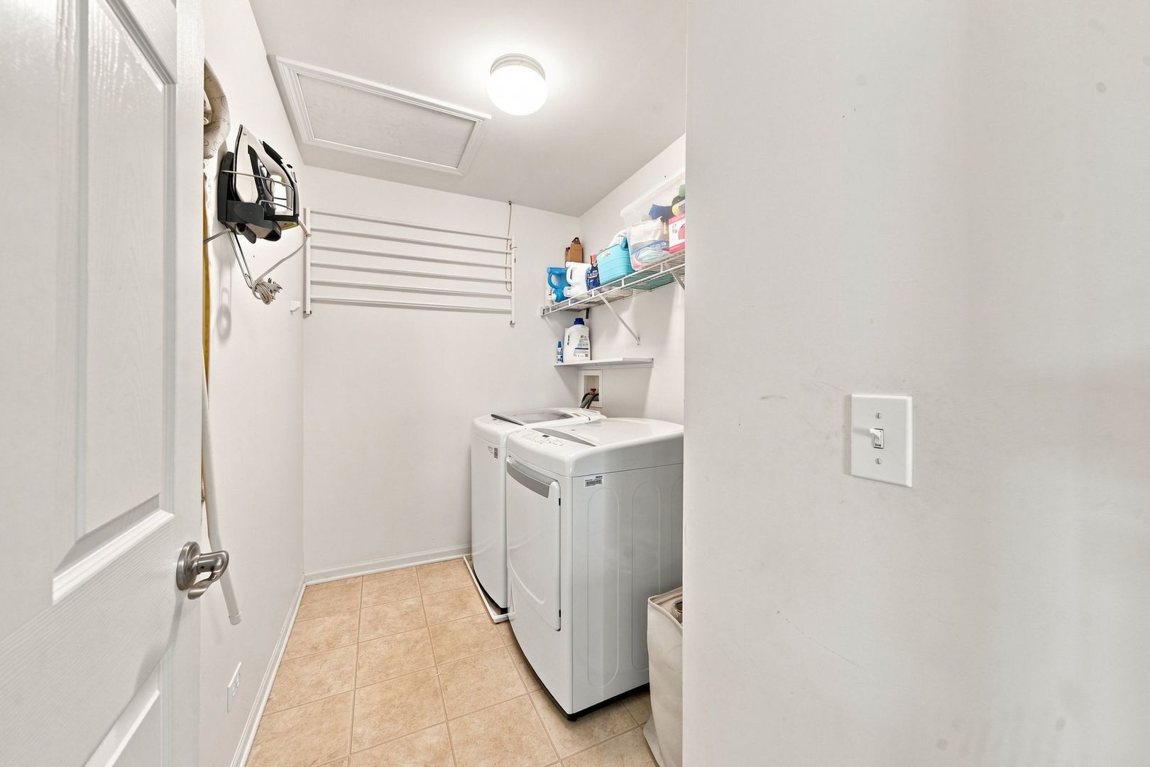 1493 Yosemite Circle Property Photo 22