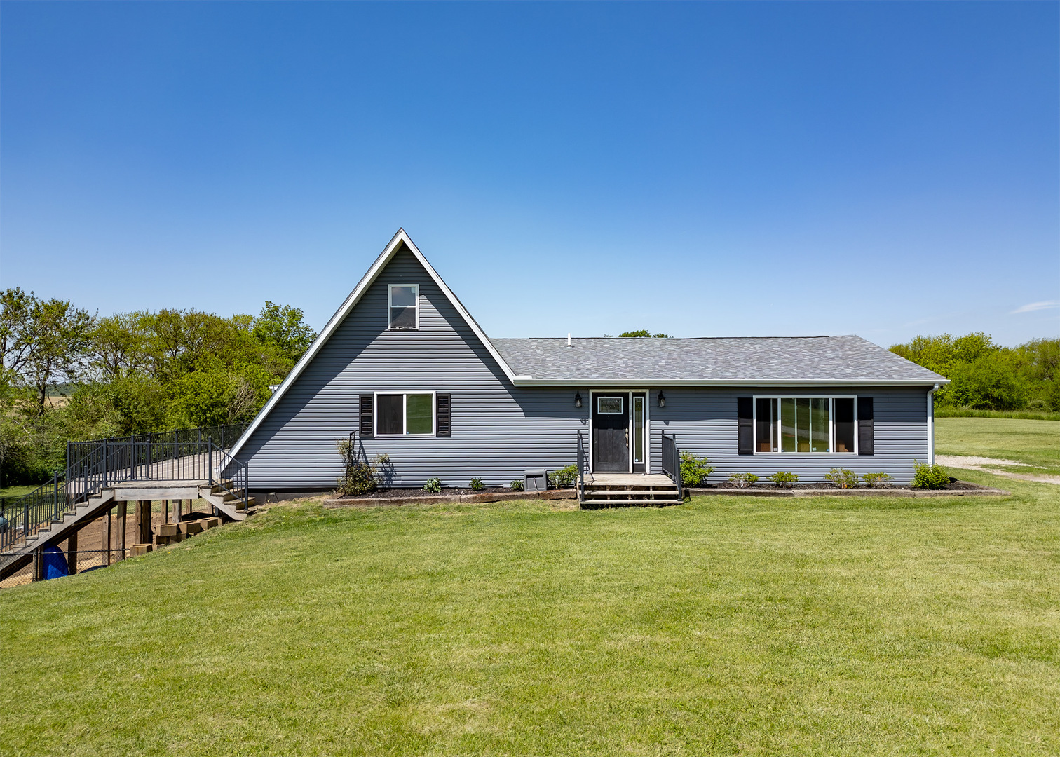 1042 290th Street Property Photo 2