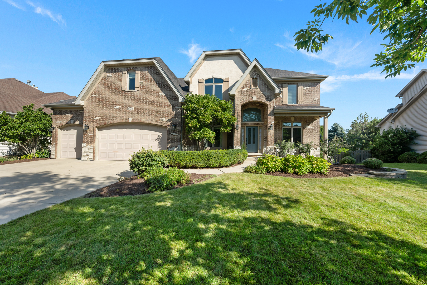 402 Deerfield Drive Property Photo 1