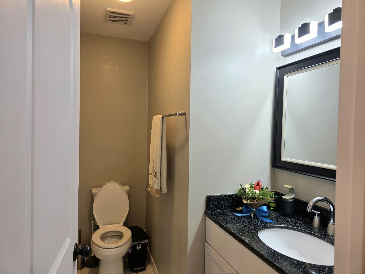 5139 N East River Road 162f Property Photo 14