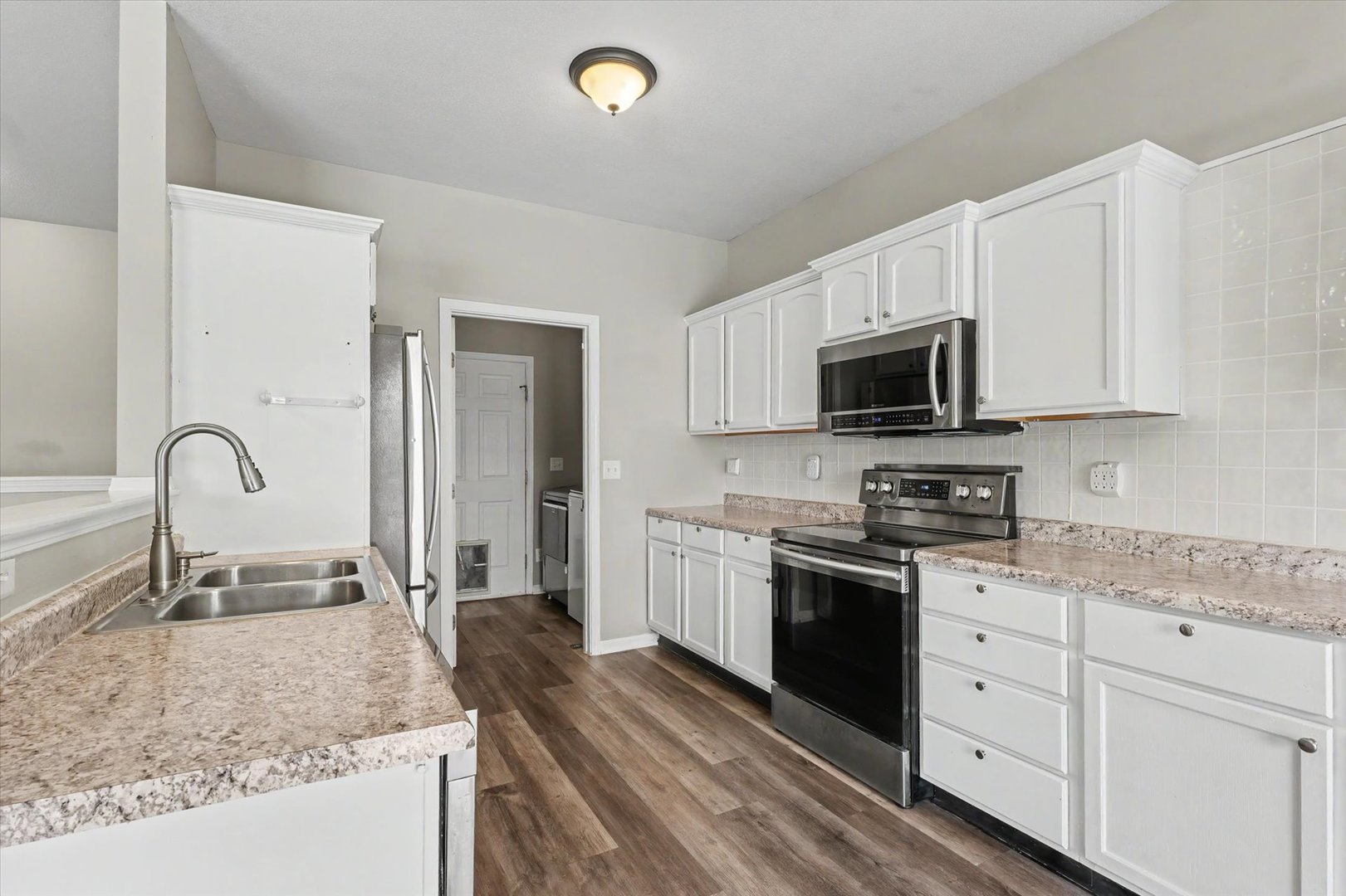 3802 Sandstone Drive Property Photo 14