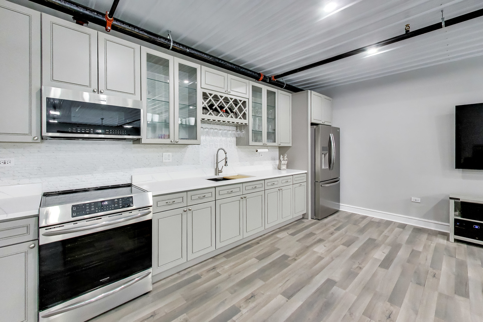 2112 Ferry Road 111 Property Photo 14