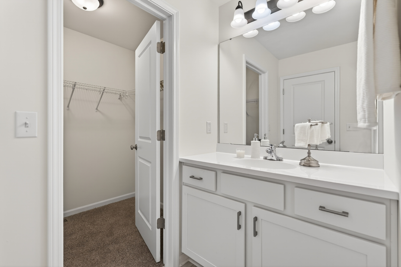 3764 Scarlet Oak Drive Property Photo 10
