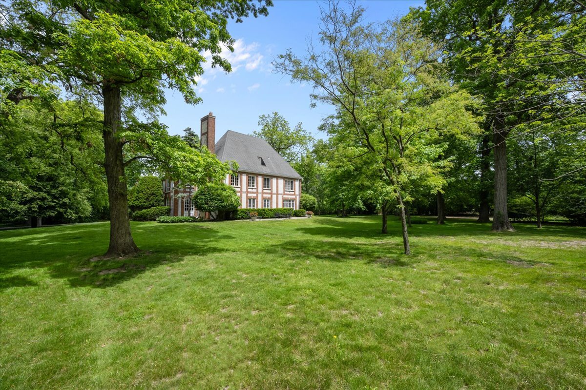 220 Shadowood Lane Property Photo 4