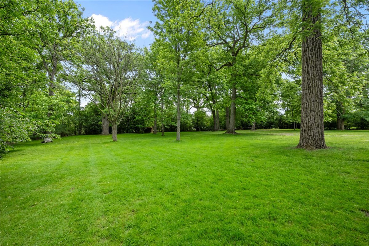 220 Shadowood Lane Property Photo 7