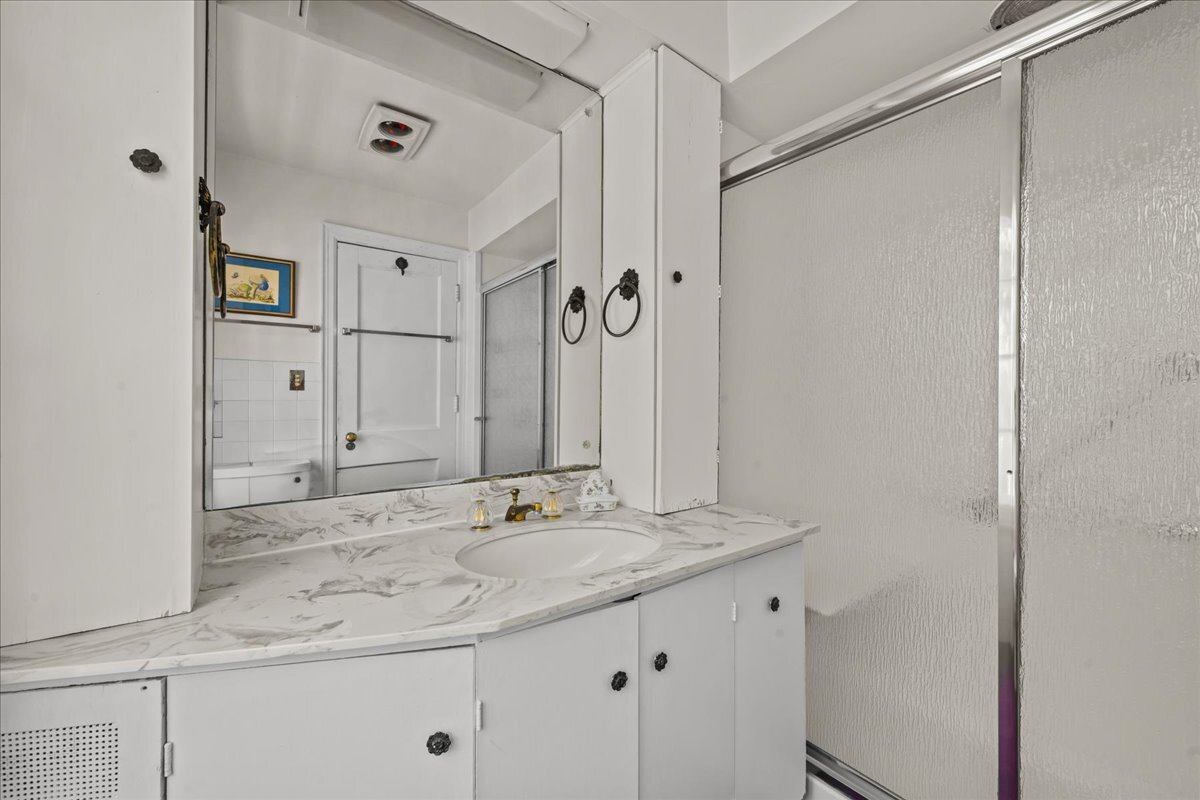 220 Shadowood Lane Property Photo 26
