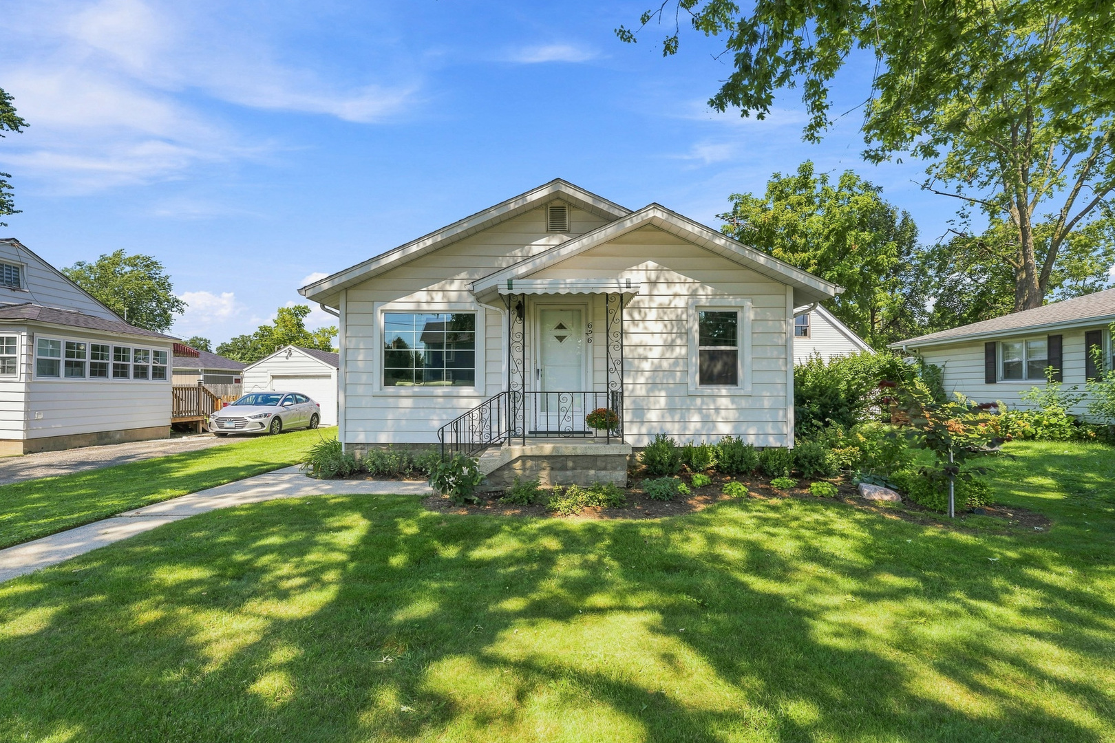 626 E Division Street Property Photo 1