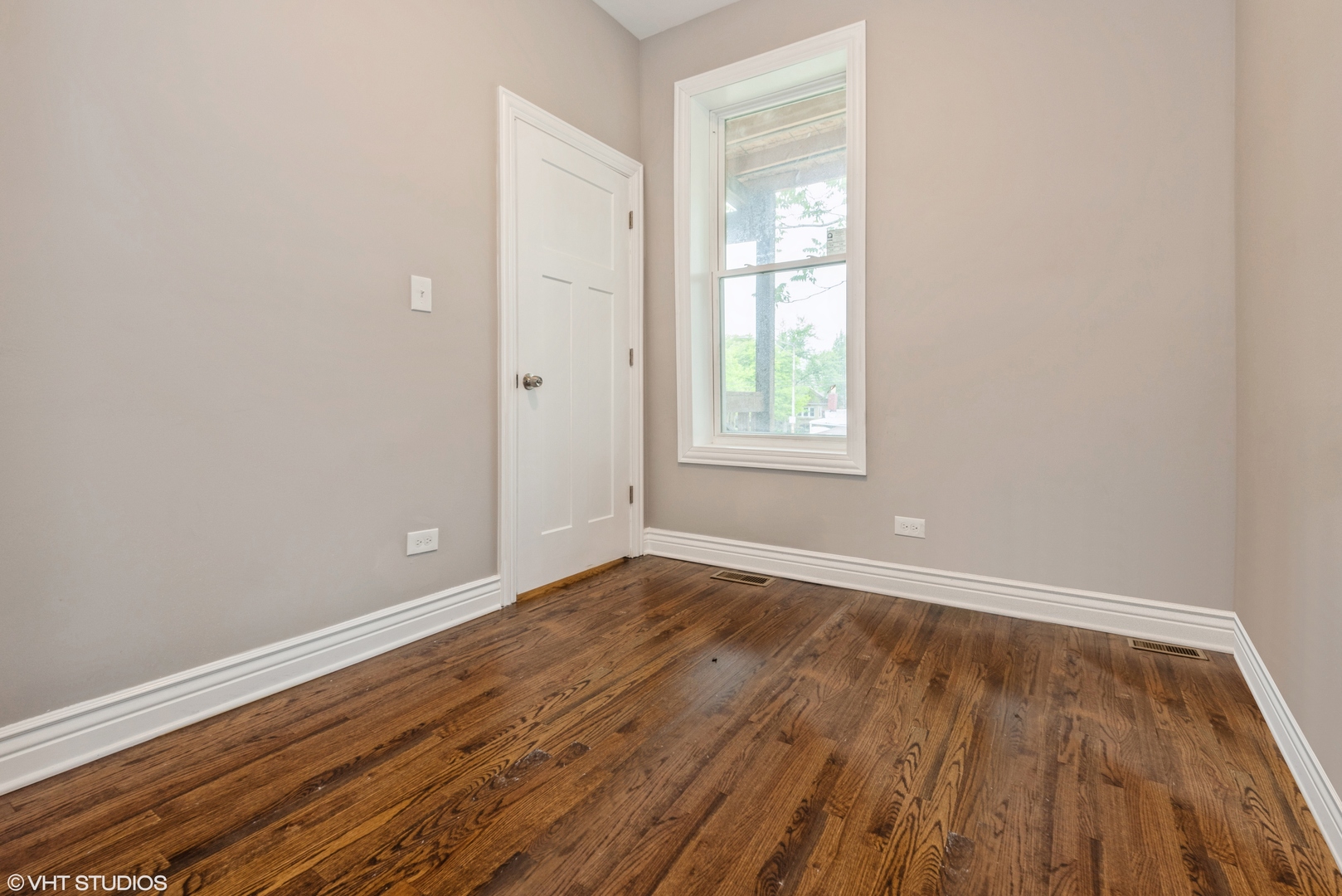1002 N Avers Avenue Property Photo 11