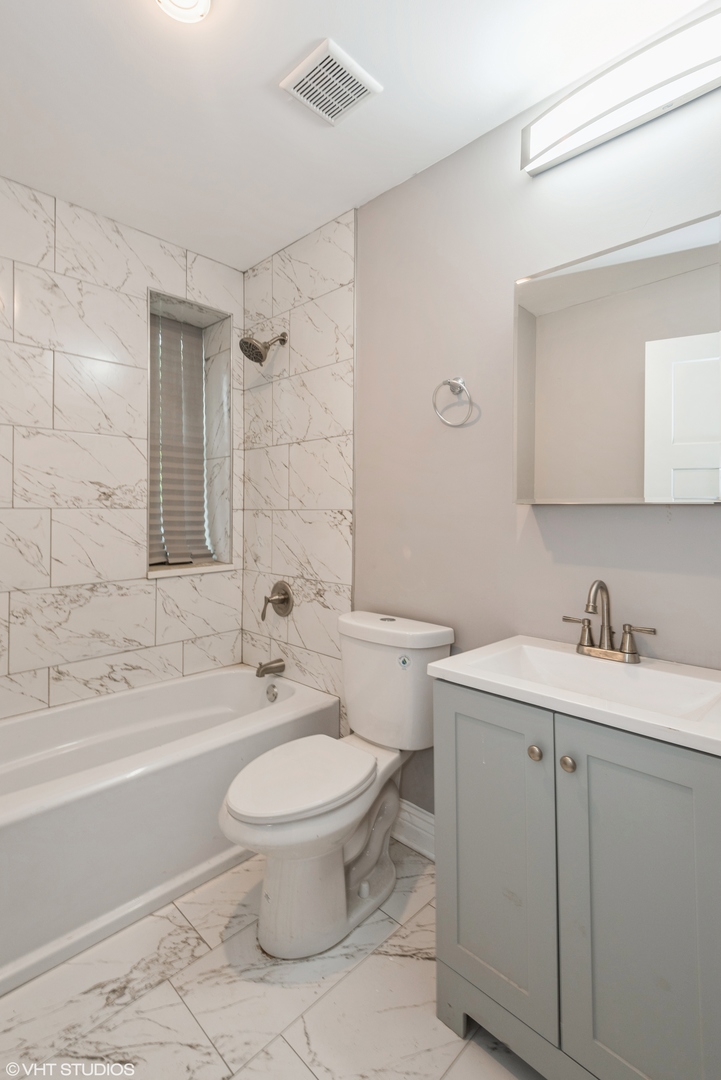 1002 N Avers Avenue Property Photo 12