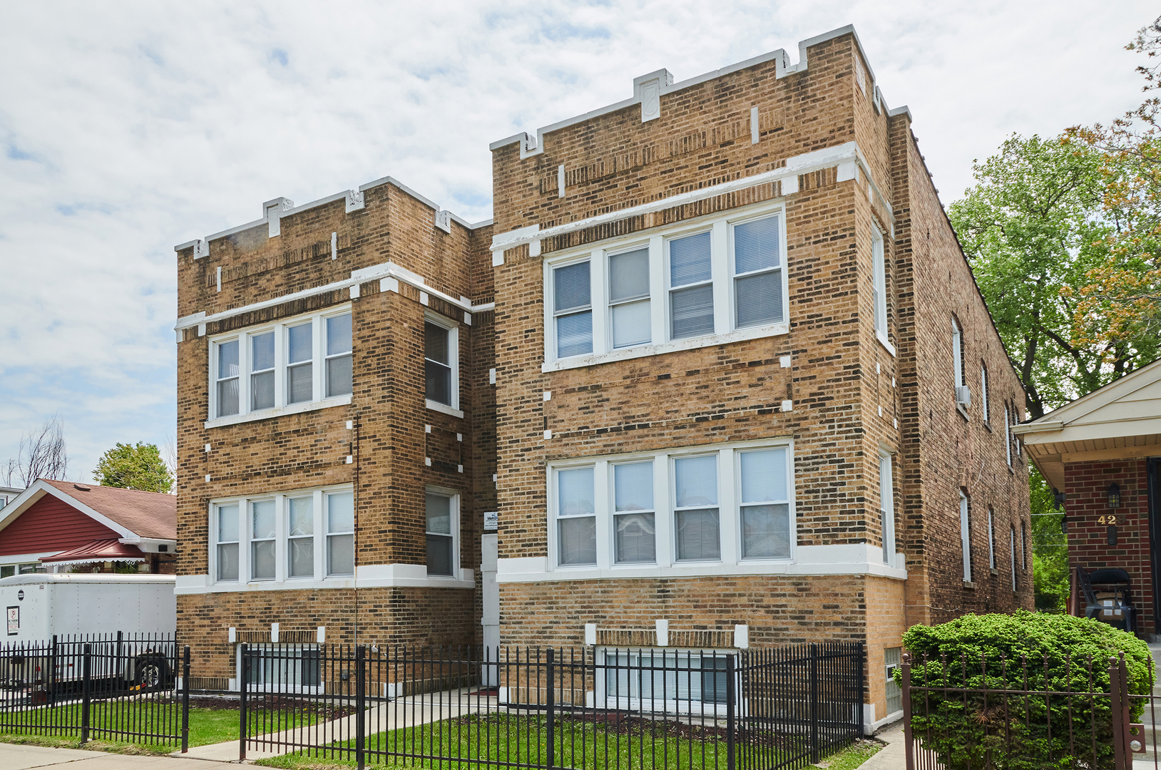 433-35 E 91st Place Property Photo 1