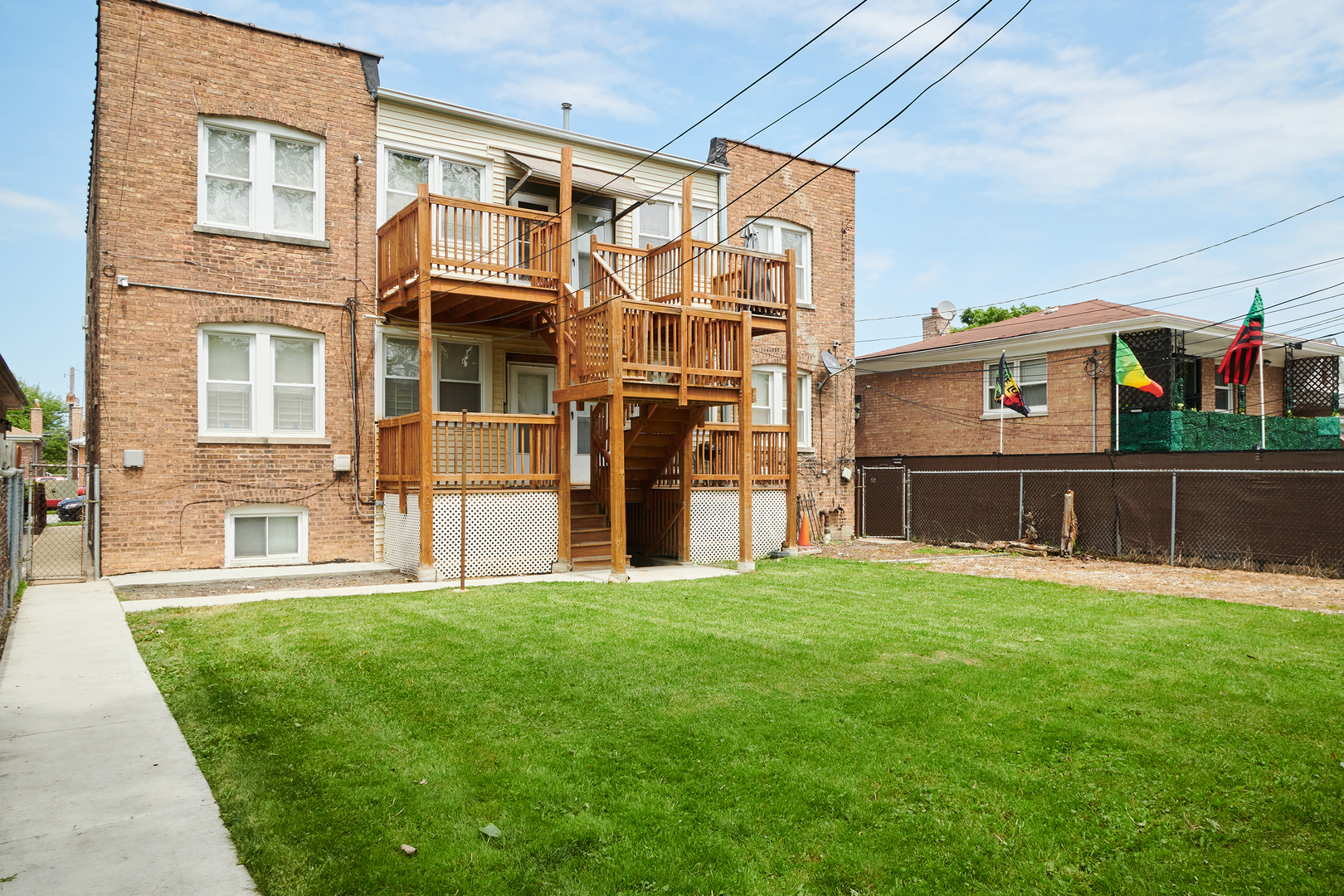 433-35 E 91st Place Property Photo 2