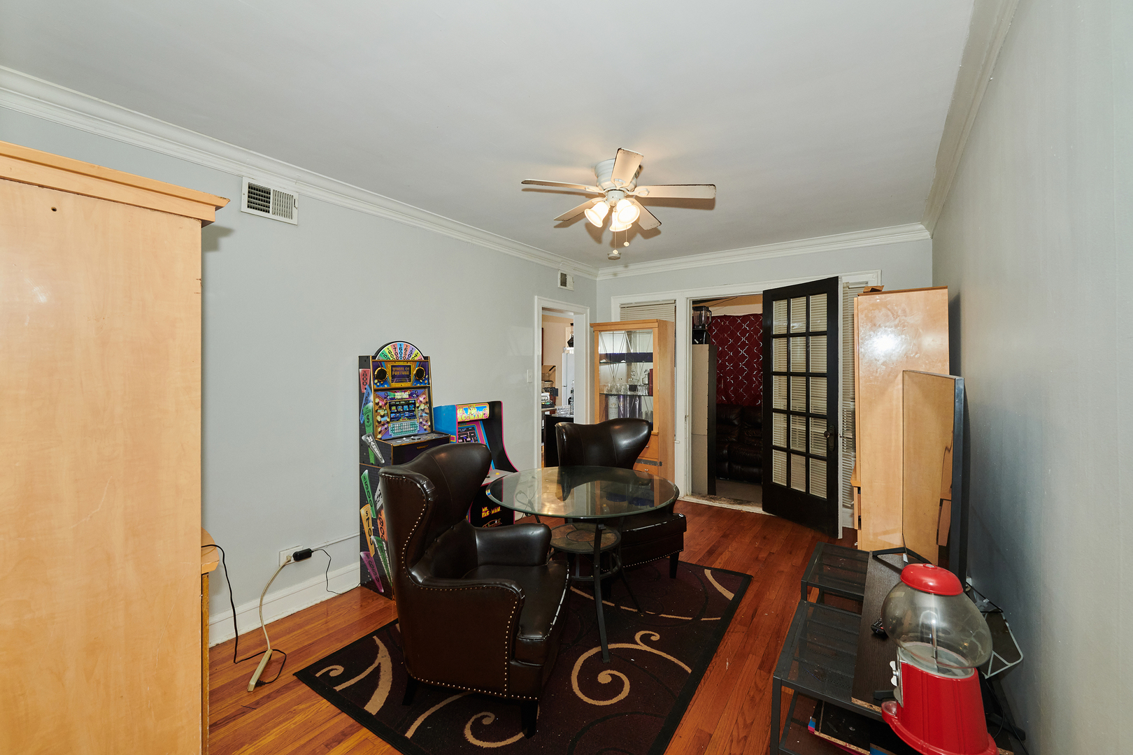 433-35 E 91st Place Property Photo 12