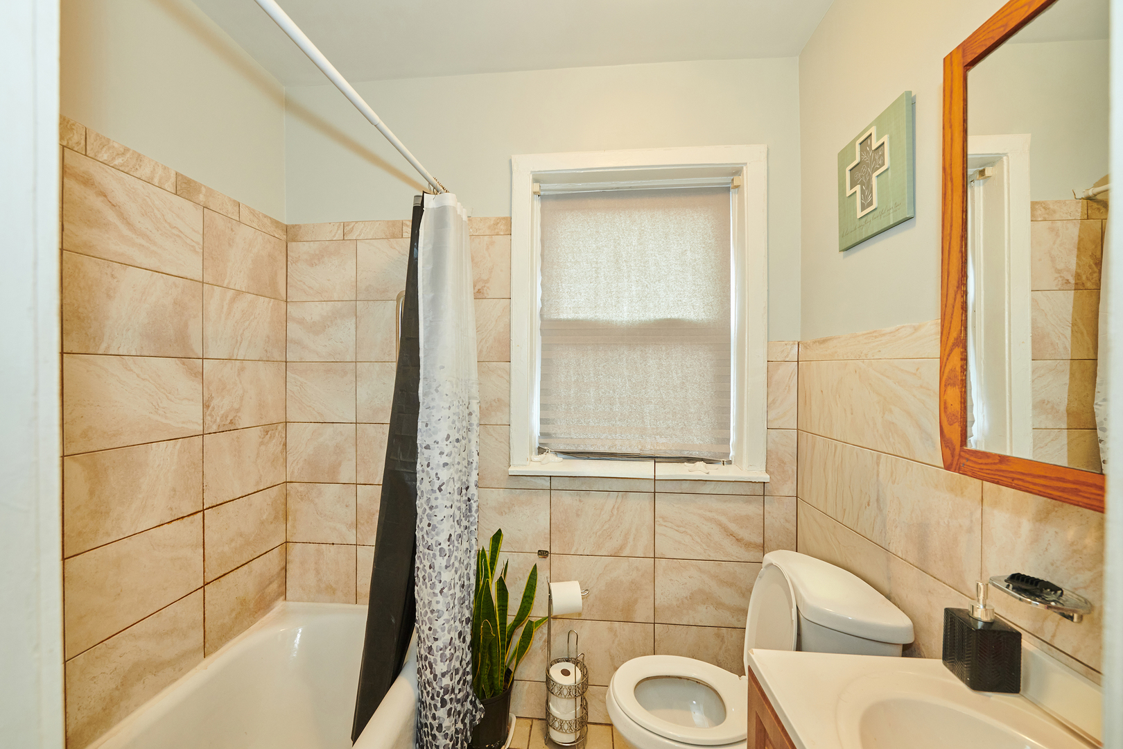 433-35 E 91st Place Property Photo 32