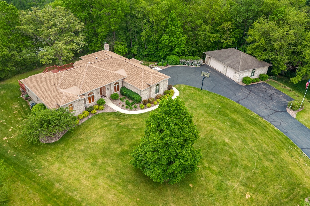8811 Ryan Court Property Photo 4