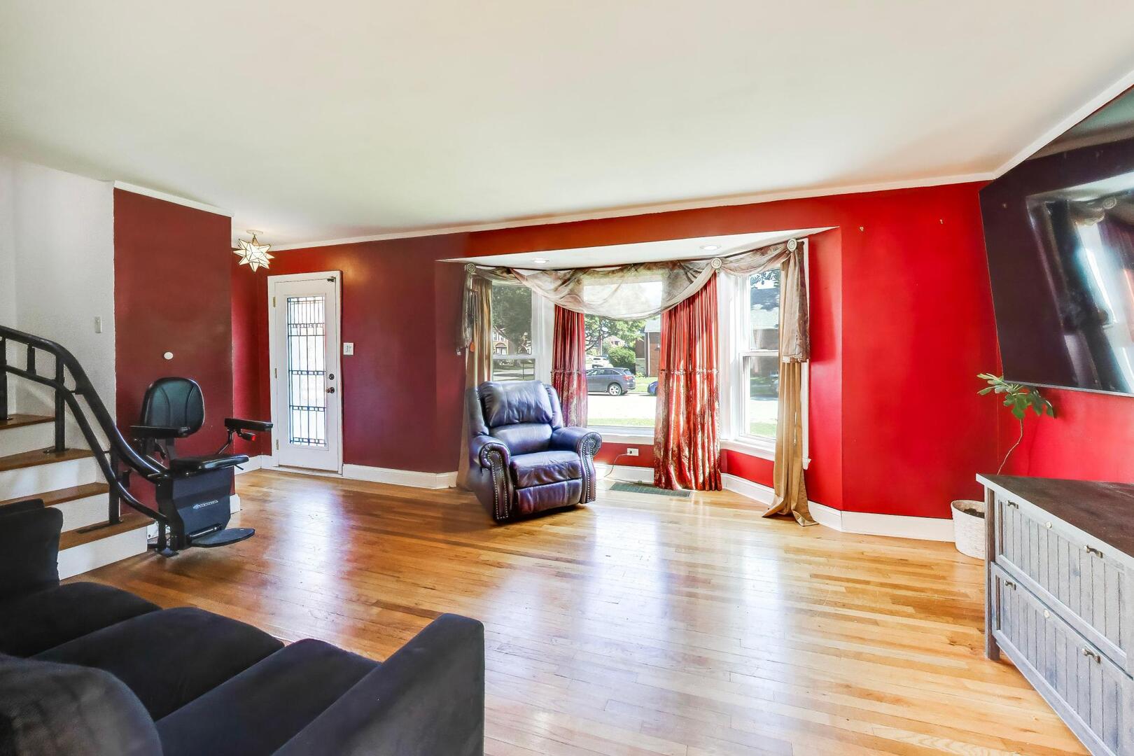 2923 W 97th Street Property Photo 4