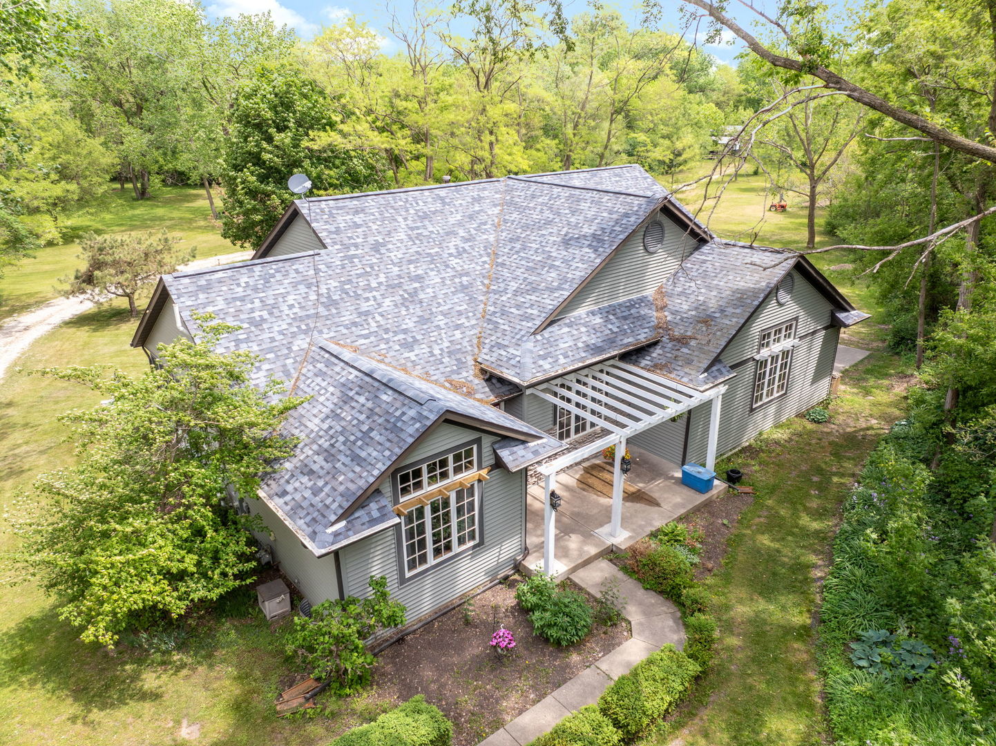 2391 Newburg Road Property Photo 1