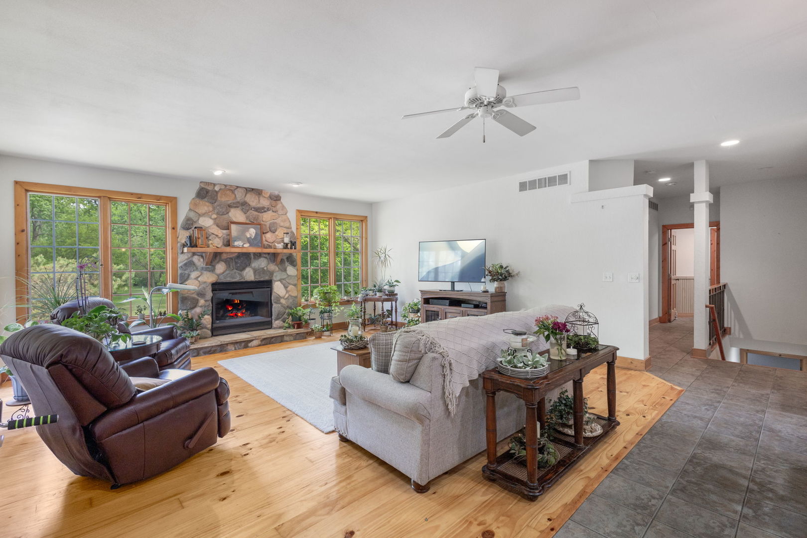 2391 Newburg Road Property Photo 5