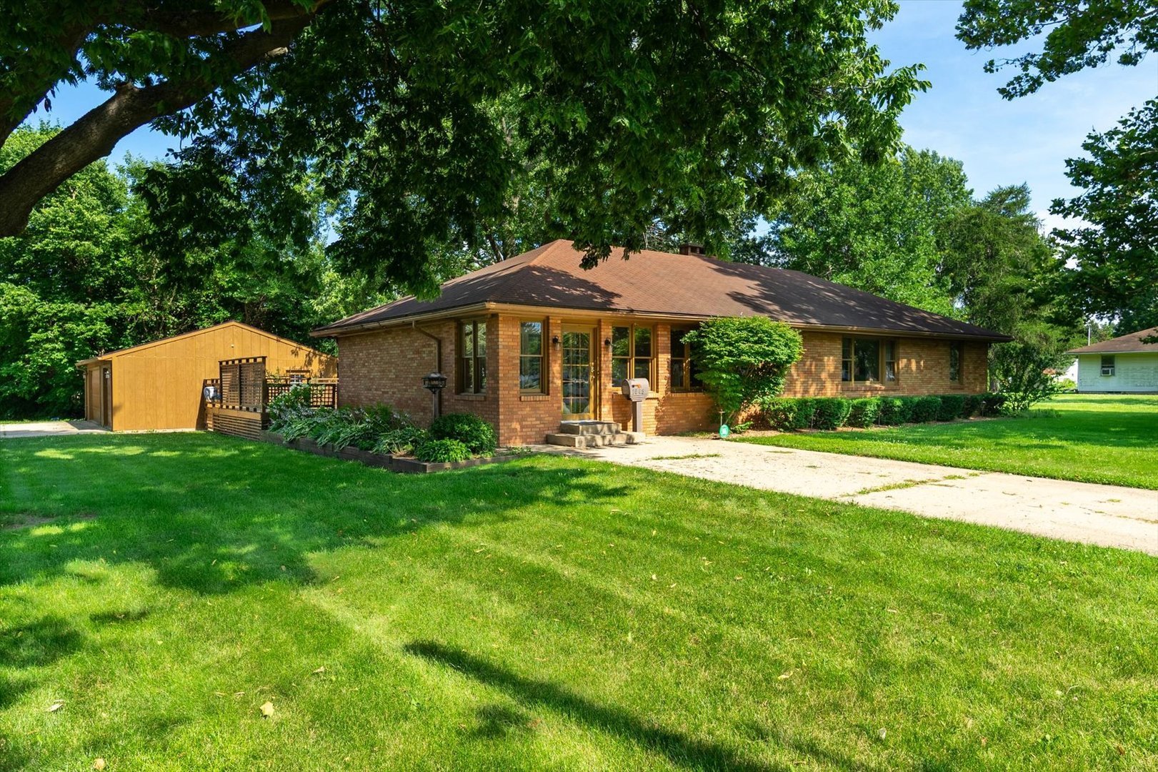 1048 Warren Street Property Photo 1