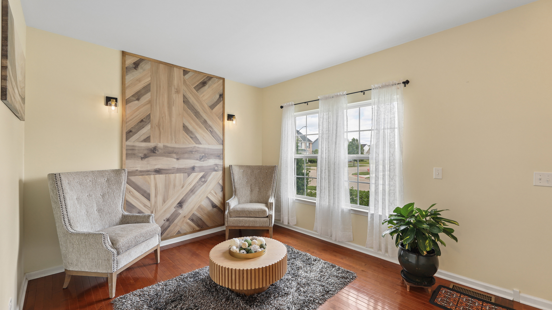 3811 Ivy Lane Property Photo 3