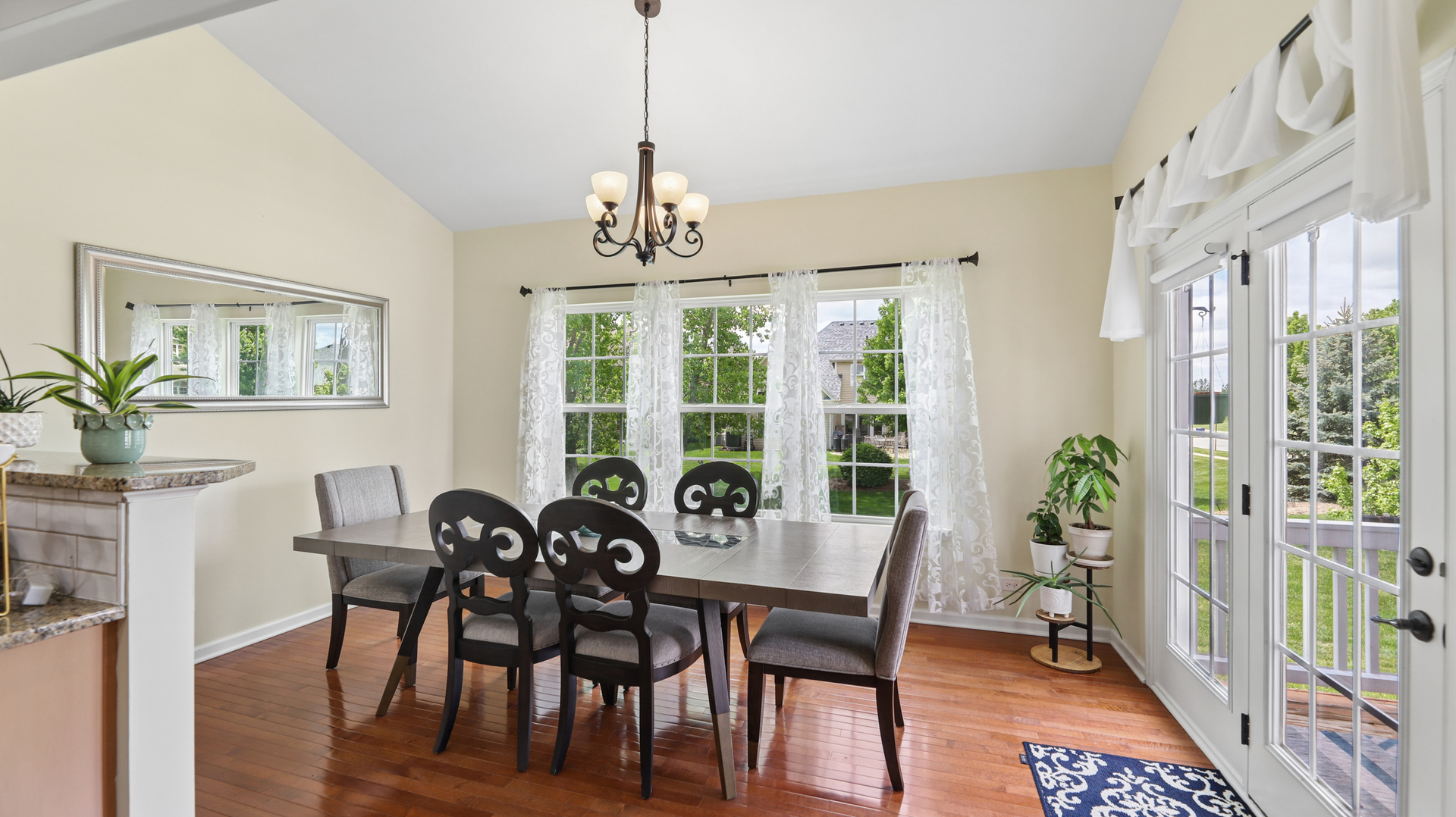 3811 Ivy Lane Property Photo 9