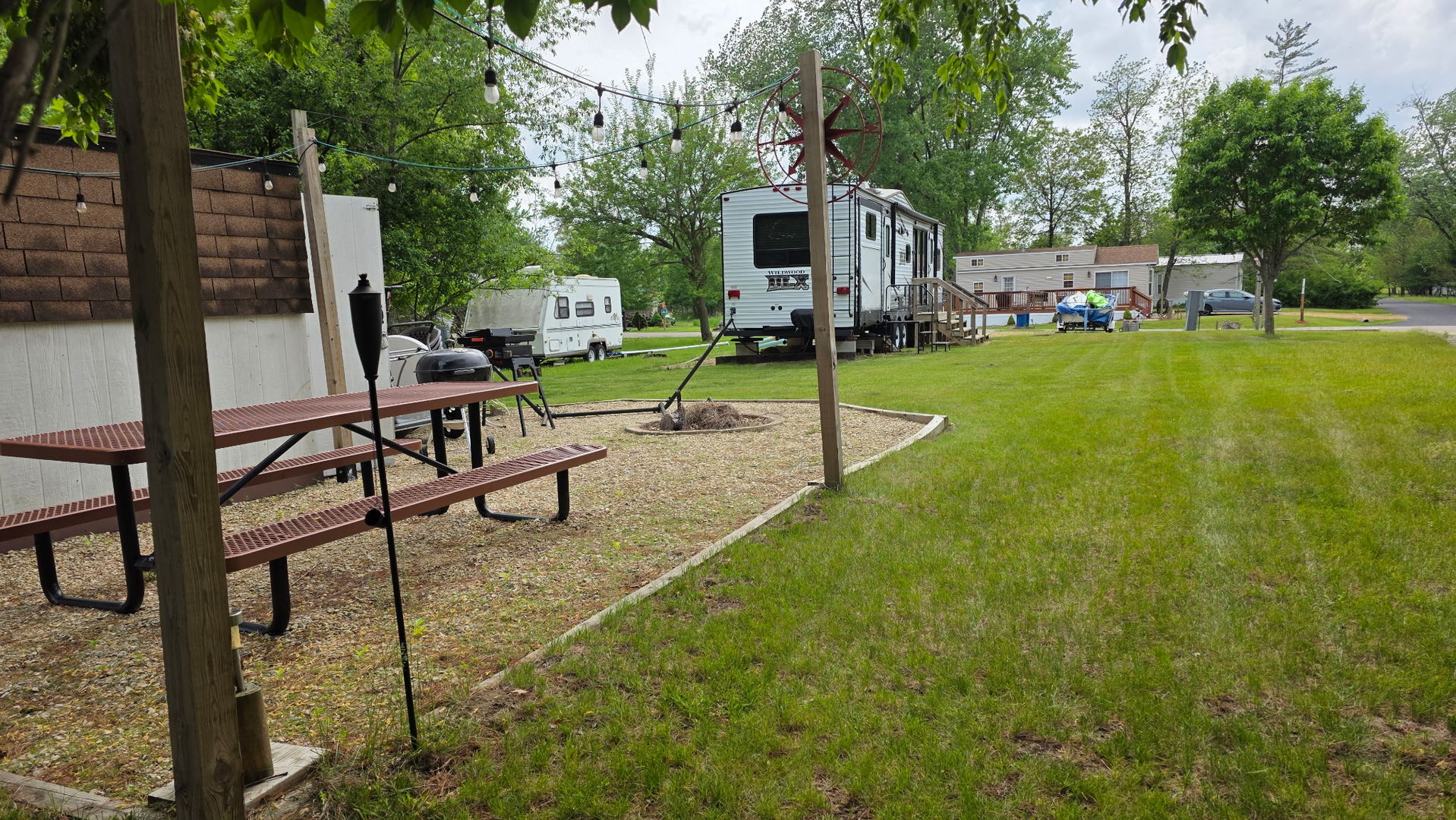 5-53 Woodhaven Lakes Property Photo 4