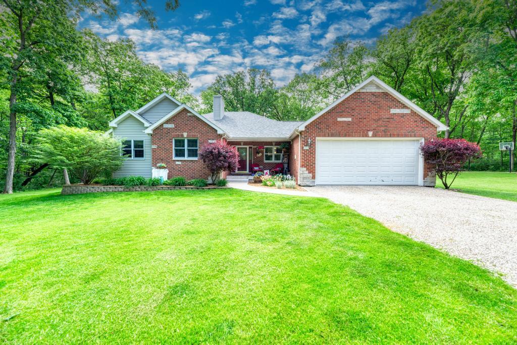 2560 N 2950th Road Property Photo 1