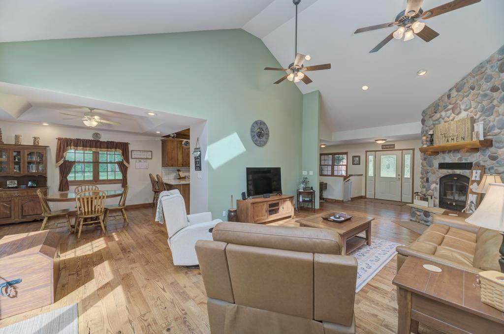 2560 N 2950th Road Property Photo 14