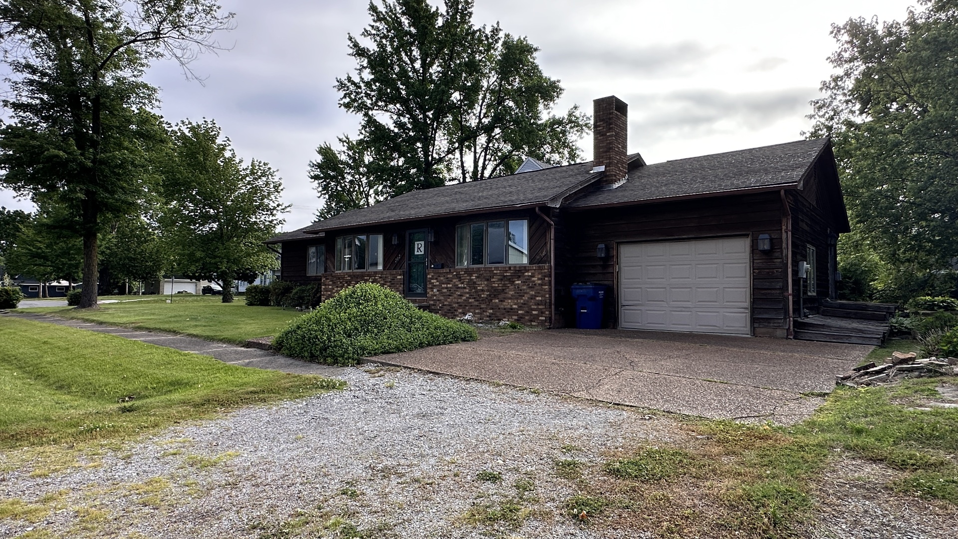 202 N Van Buren Street Property Photo 2