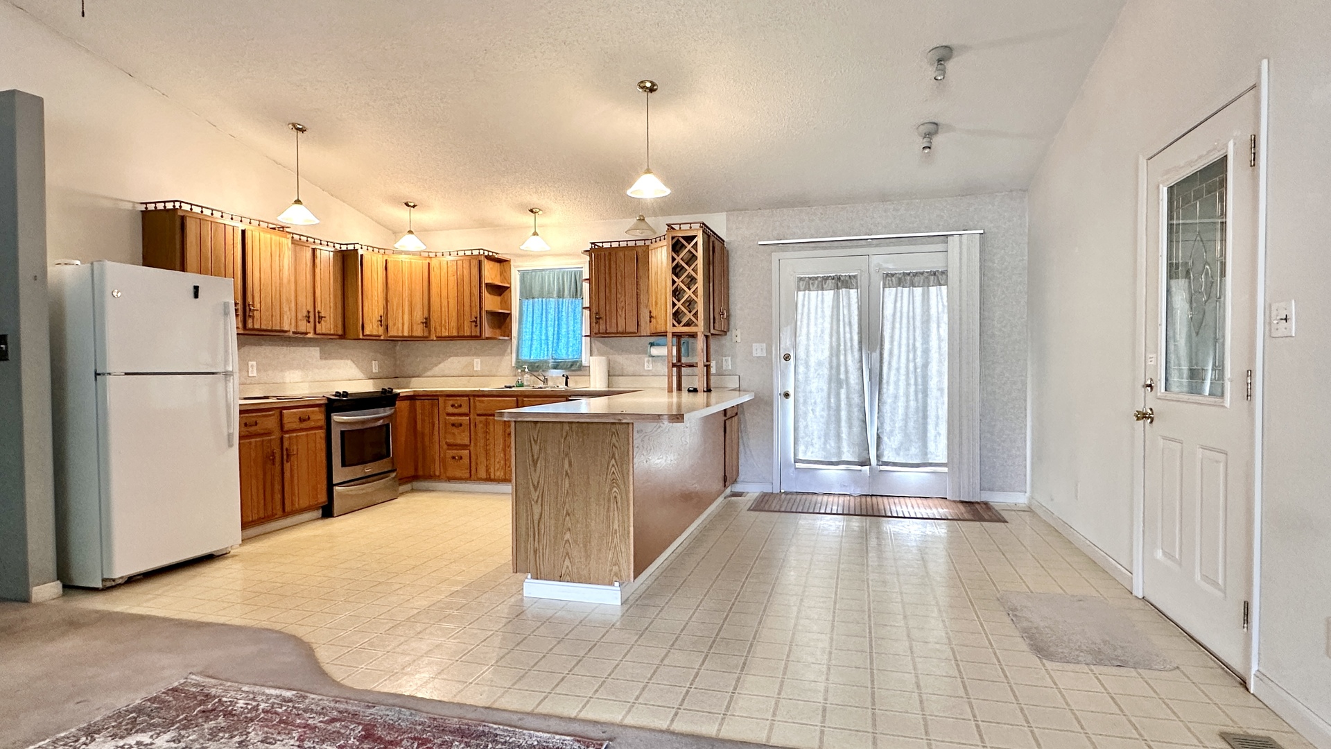 202 N Van Buren Street Property Photo 4