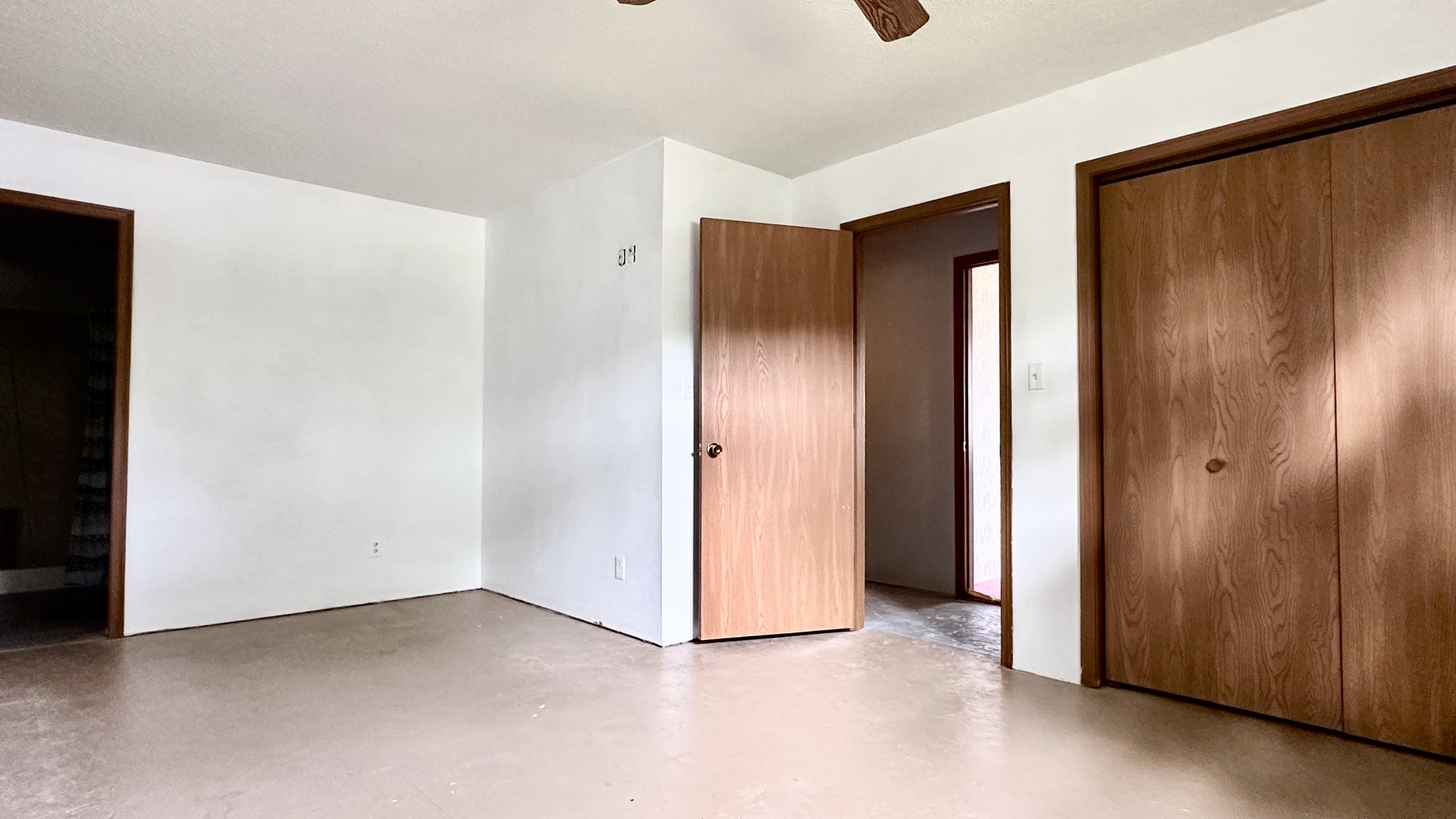 202 N Van Buren Street Property Photo 11