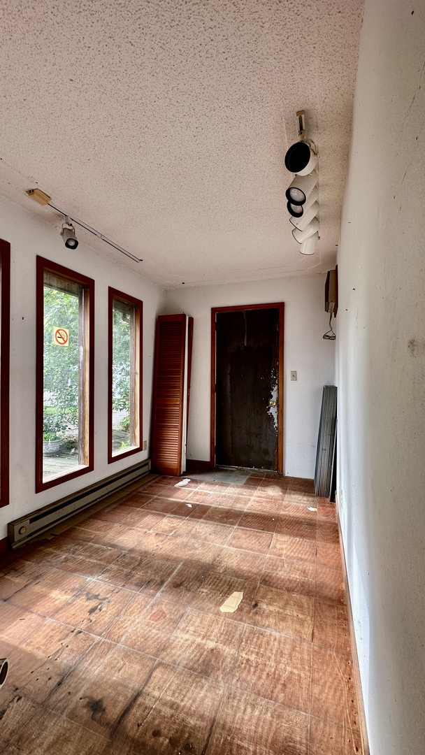 202 N Van Buren Street Property Photo 14