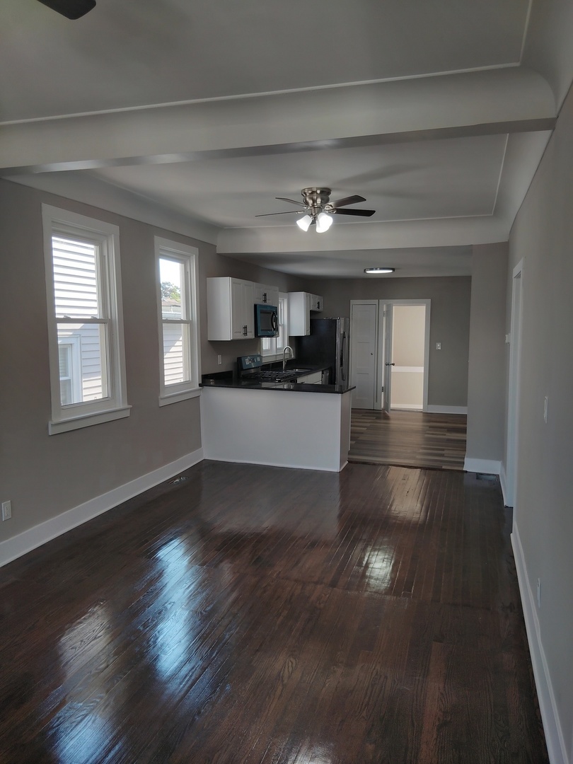 5806 S Talman Avenue Property Photo 3