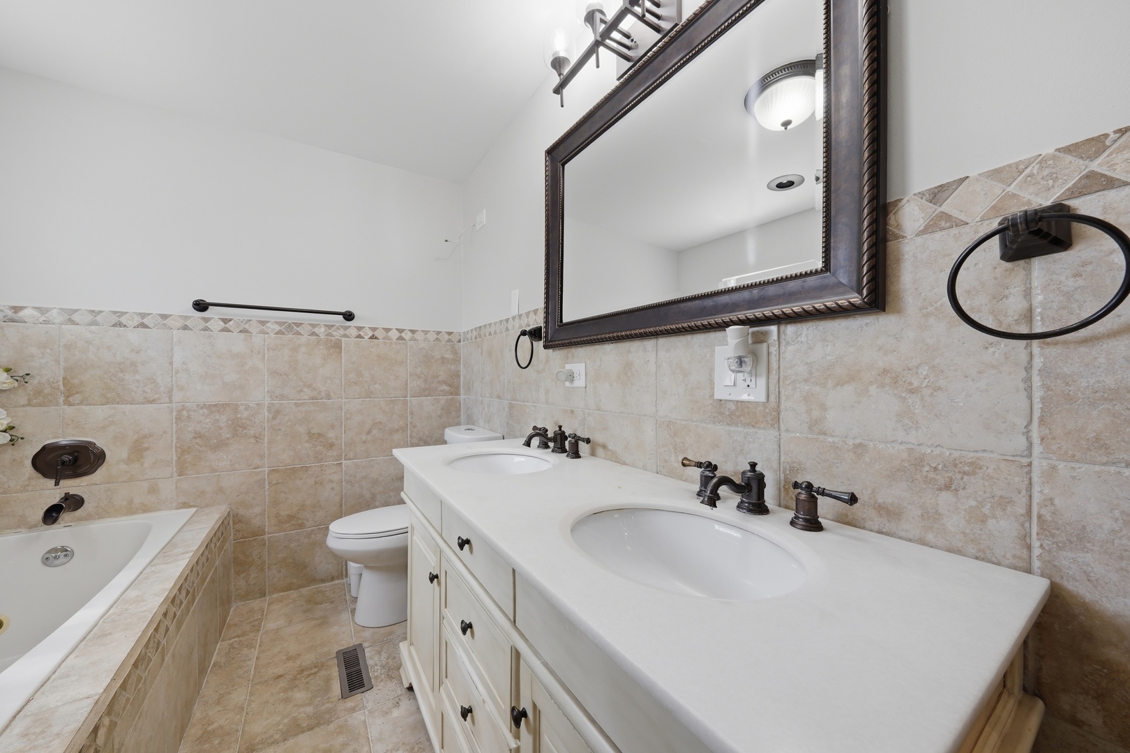 12654322 Property Photo 29