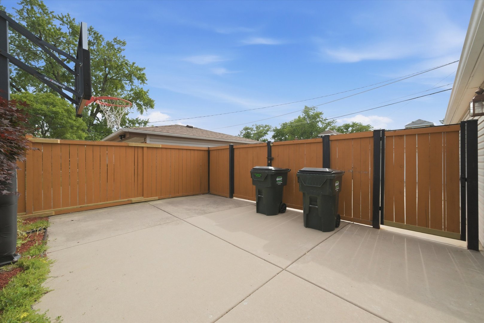12654322 Property Photo 45