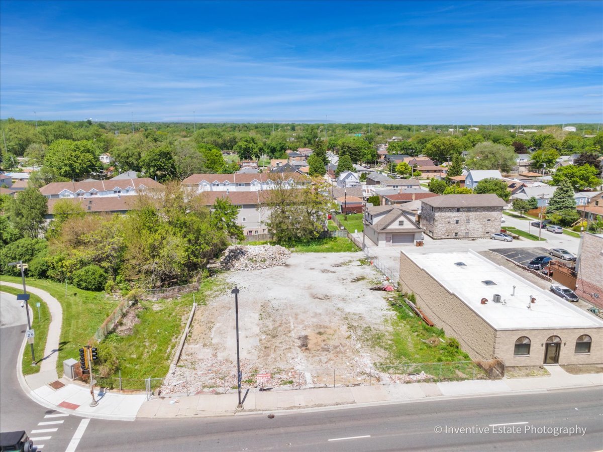 7450 W Archer Avenue Property Photo 1