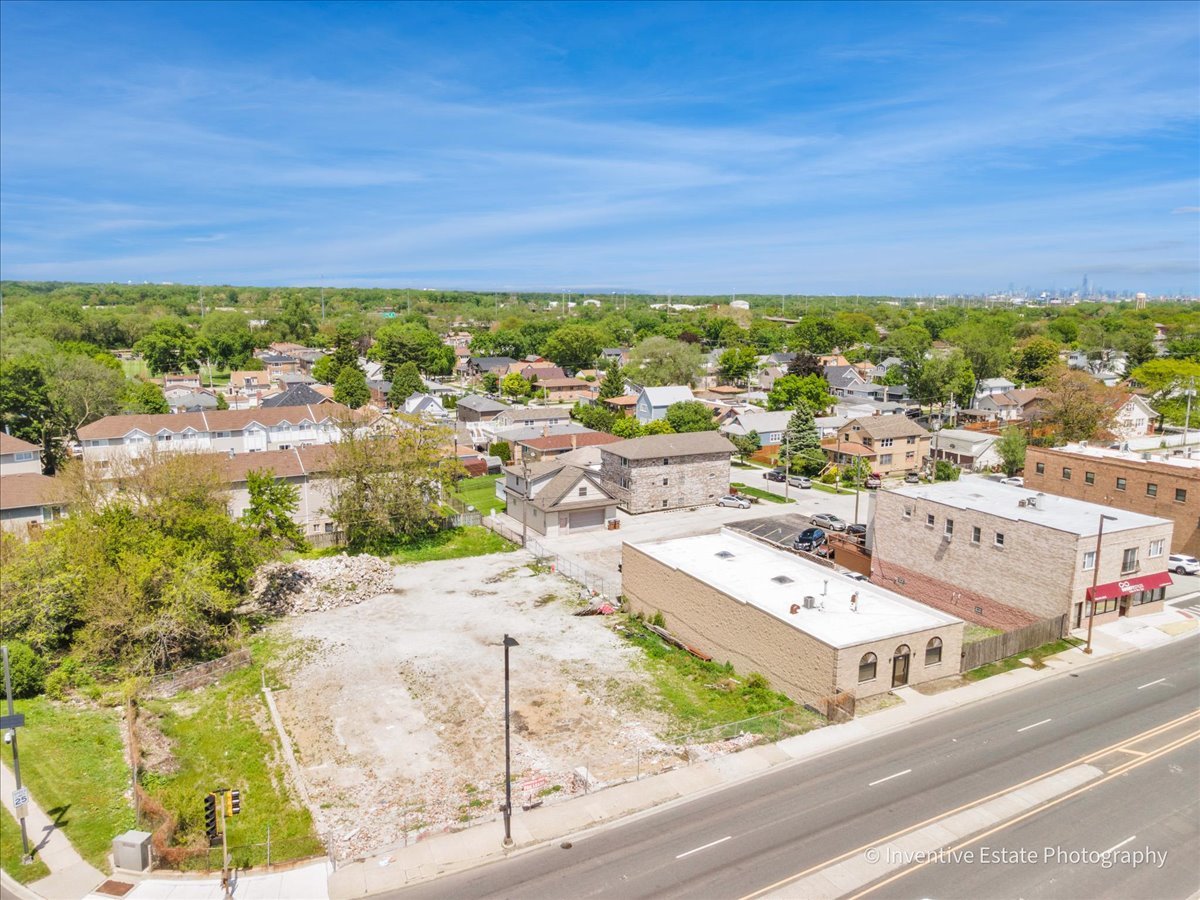 7450 W Archer Avenue Property Photo 4